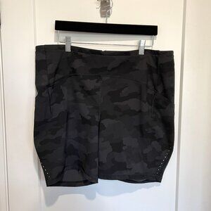 Lululemon bike shorts size 18